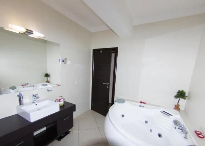 Marid - One Bedroom With Balcony * אופטיה